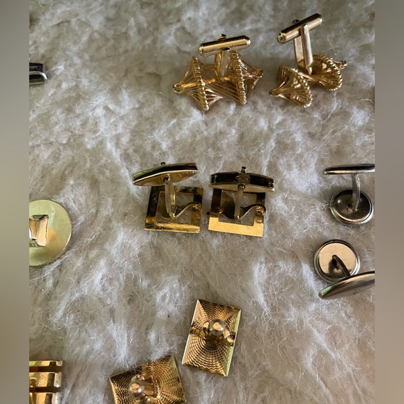 Elegant Gold and Silver Cufflinks and Tie Clip Collection - Picture 16 of 16